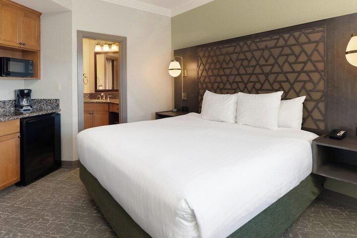 Room 44 of 166