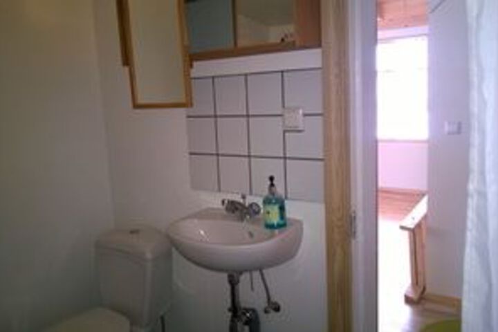 Room 2 of 32