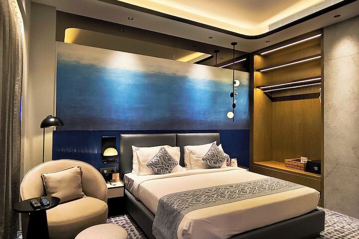Room 15 of 63