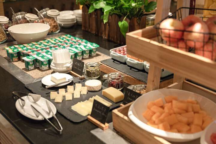 Dining 59 of 85