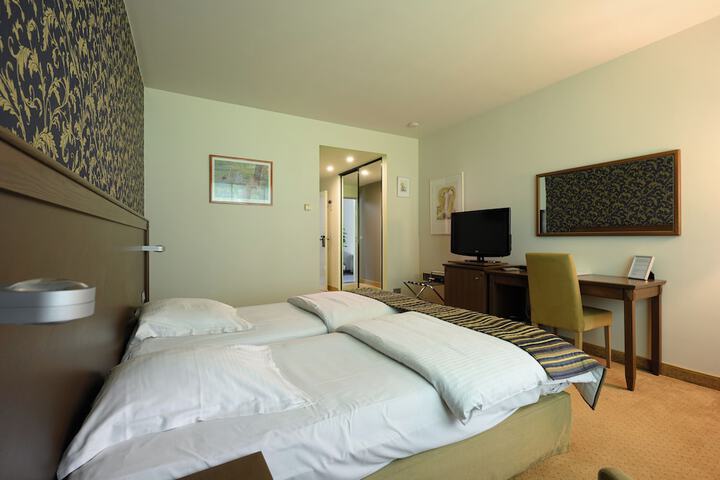 Room 10 of 56