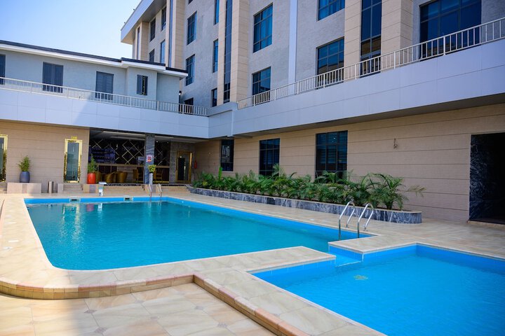Pool 75 of 166