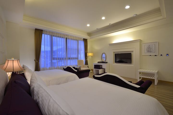 Room 34 of 97