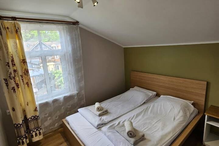 Room 17 of 60