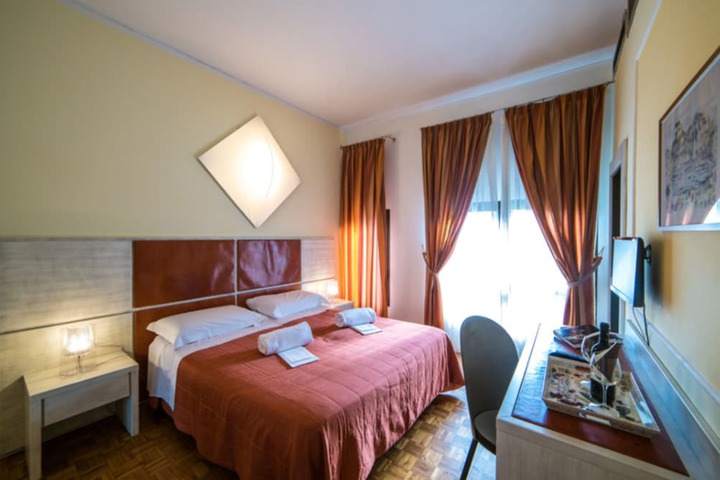 Room 18 of 38