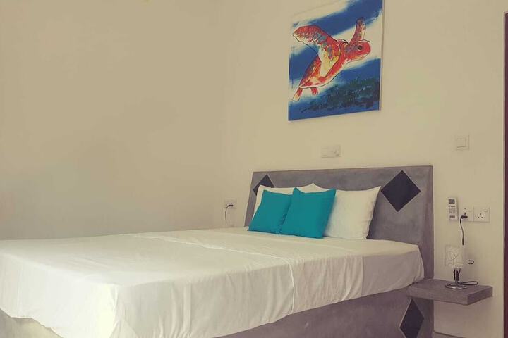 Room 16 of 19