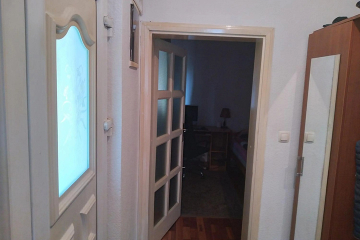 Room 11 of 13
