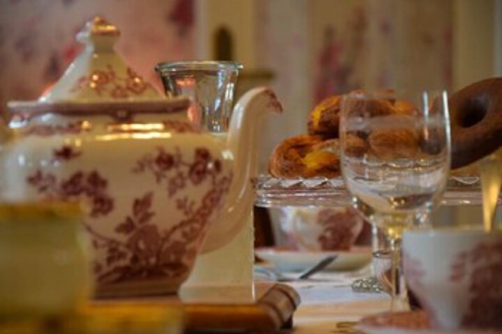 Breakfast/Coffee Service 18 of 106