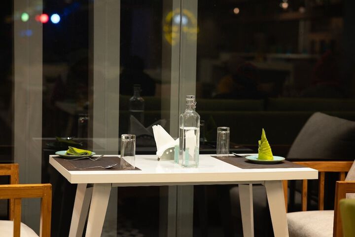 Dining 45 of 56