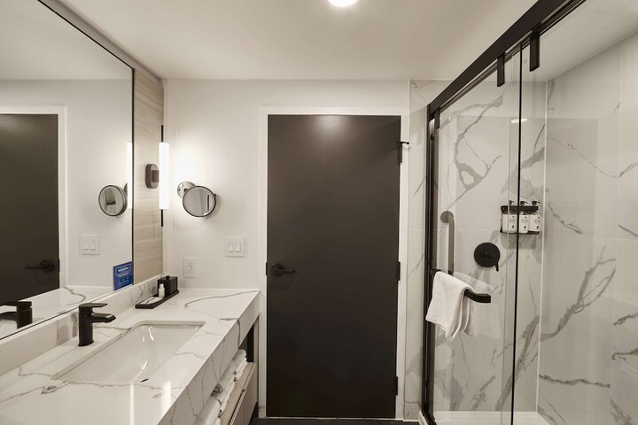 Bathroom shower