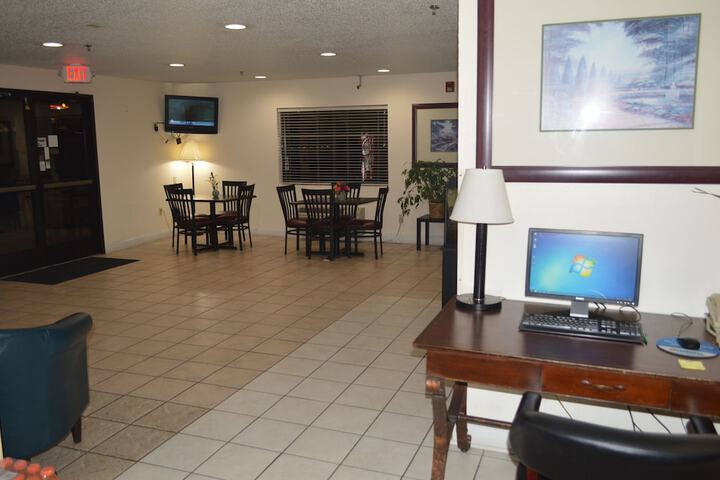 Business Center 63 of 74