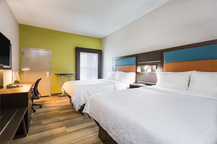 Standard Room, King or Two Doubles (2 of 3)
