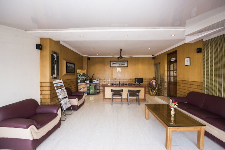 Entrance & Lobby