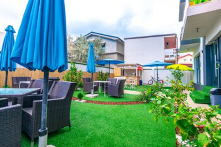 Hotel Exterior 13 of 32