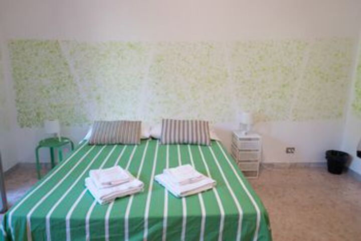 Room 9 of 37