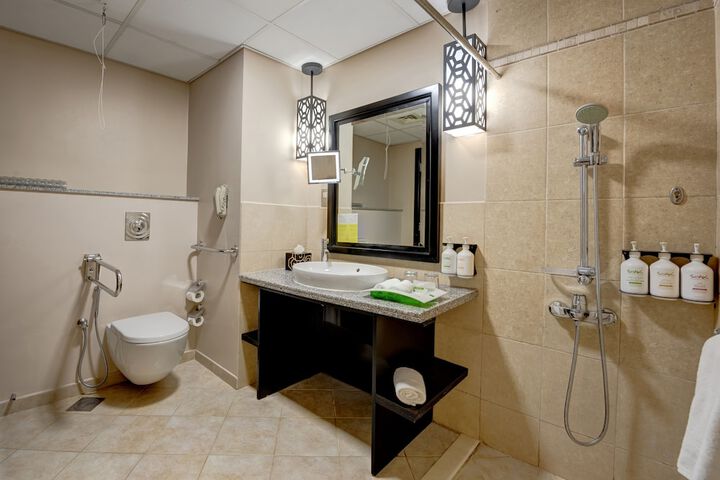Room 125 of 211