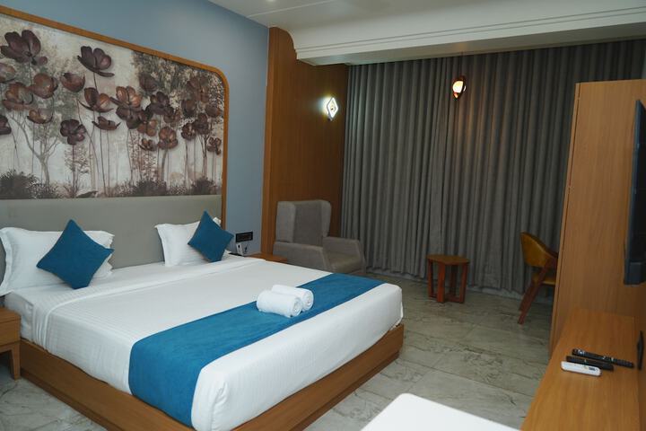 Room 8 of 15