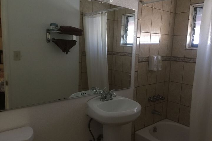 Room 16 of 38