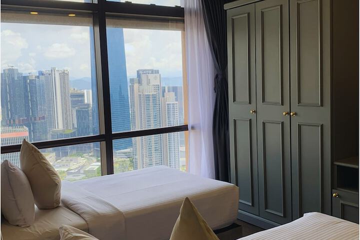 Room 26 of 82