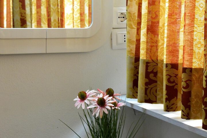 Room 52 of 109