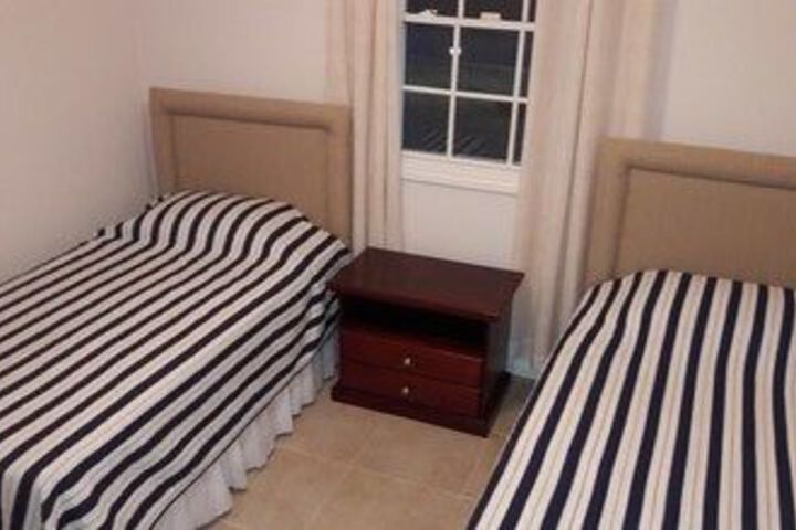 Room 11 of 33