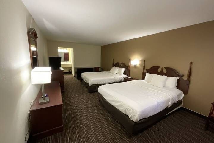2 Queen Beds (4 of 8)