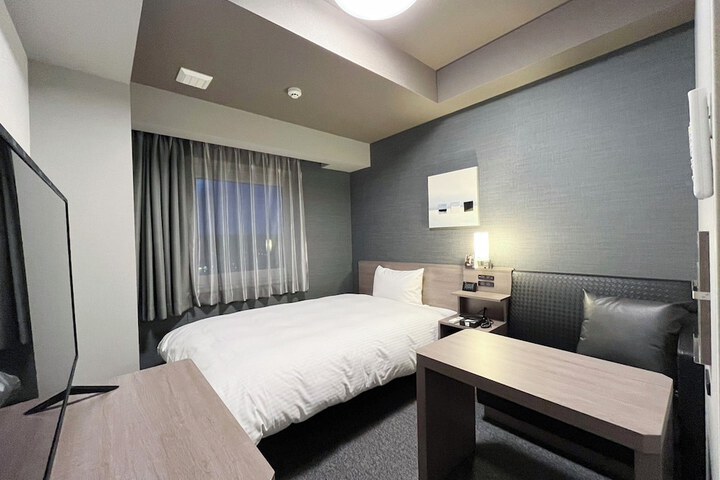 Room 7 of 37
