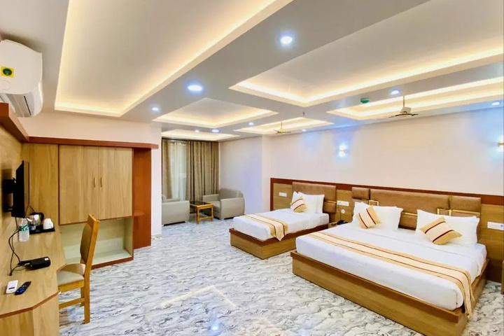 Room 3 of 20