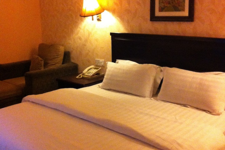 Room 5 of 32