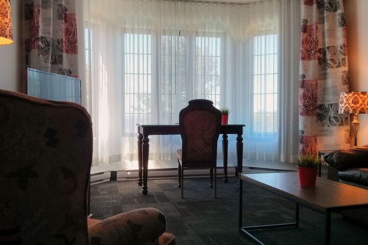 Room 12 of 77