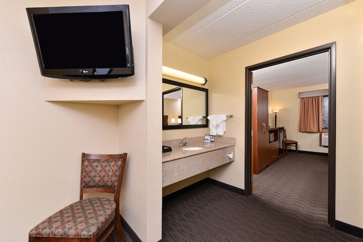 Room 34 of 53