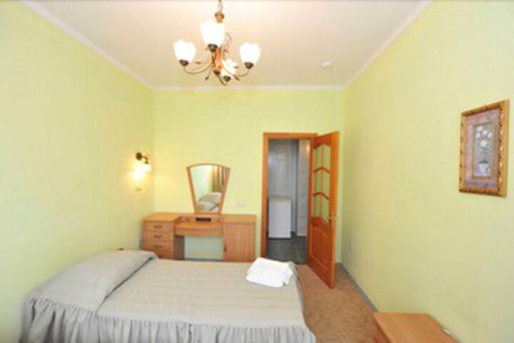 Room 42 of 61