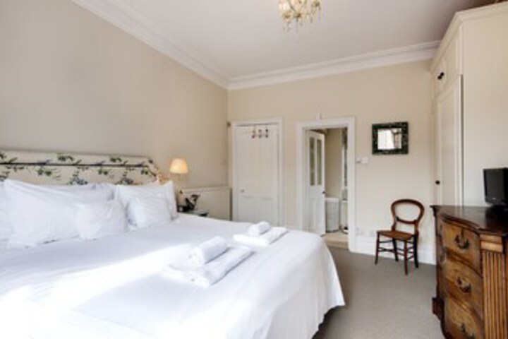 Room 52 of 67