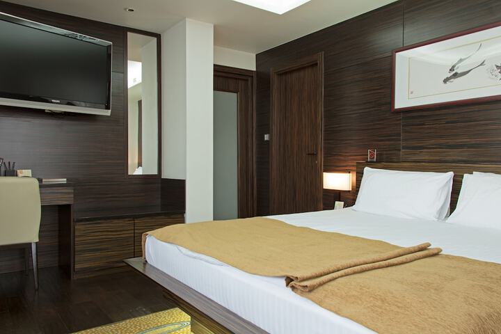 Room 12 of 39