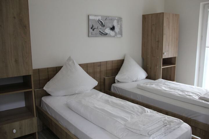 Room 12 of 52