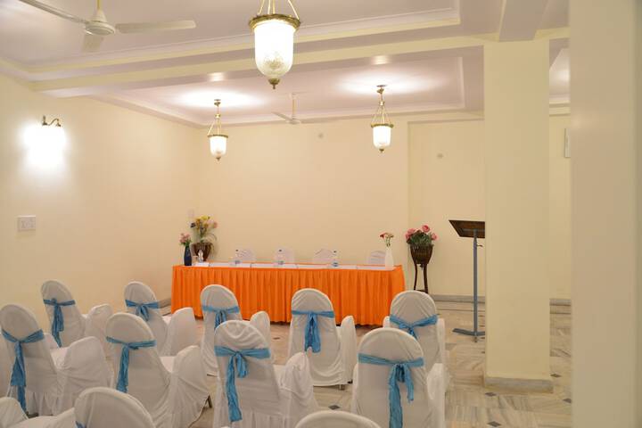Ballroom/Hall 30 of 40