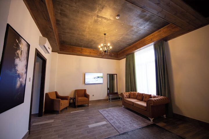 Room 2 of 30
