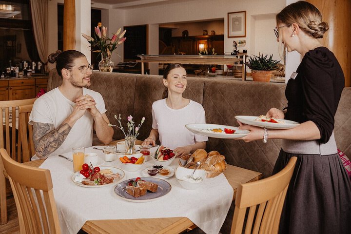 Dining 59 of 83