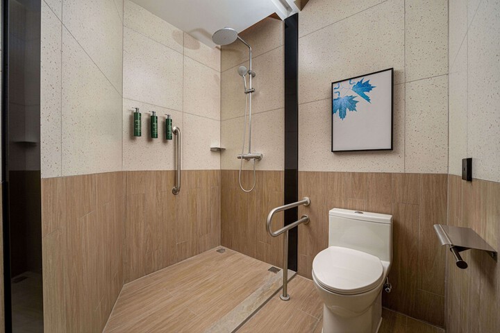 Room 44 of 67