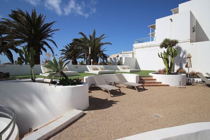 Sundeck 108 of 119
