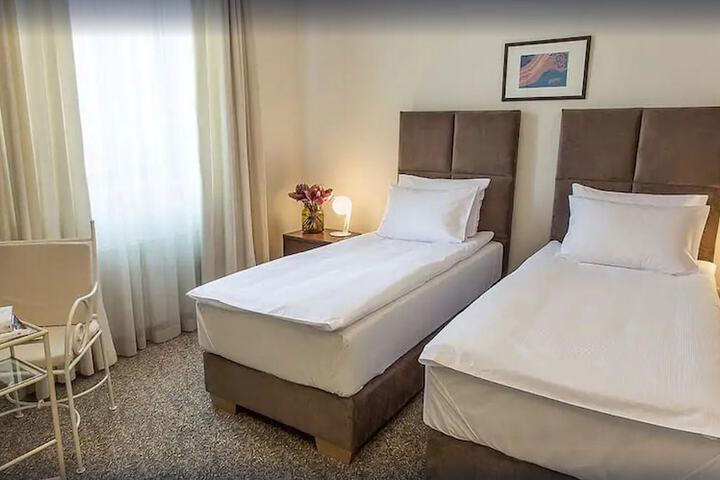 Room 20 of 60