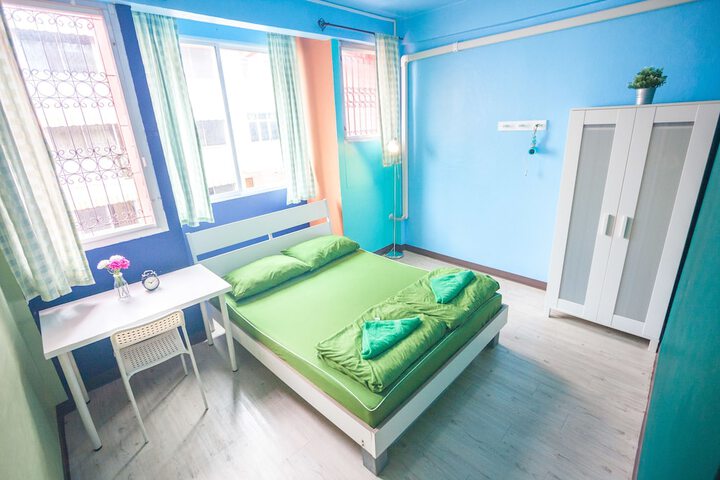 Room 14 of 76