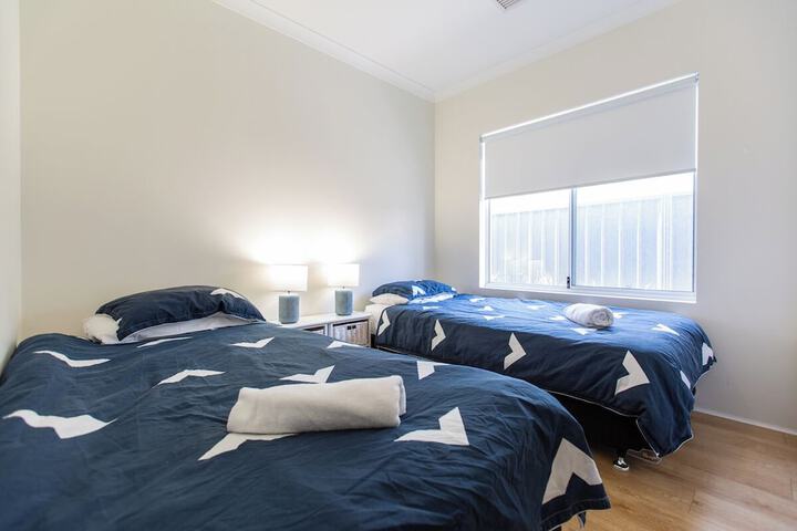 Room 3 of 16