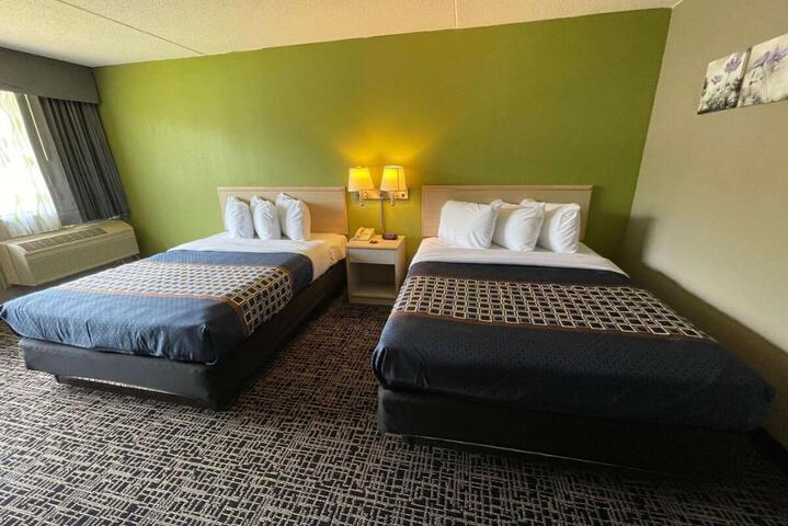 2 Queen Beds Deluxe (5 of 19)