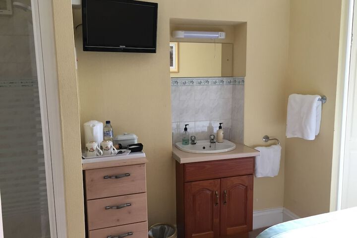 Room 27 of 30