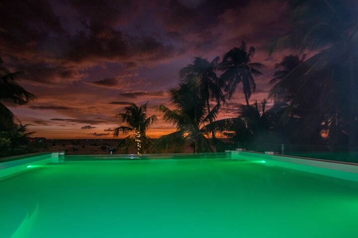 Pool 33 of 49
