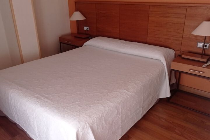 Room 13 of 36