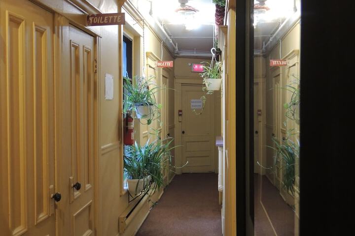 Ballroom/Hall 18 of 21