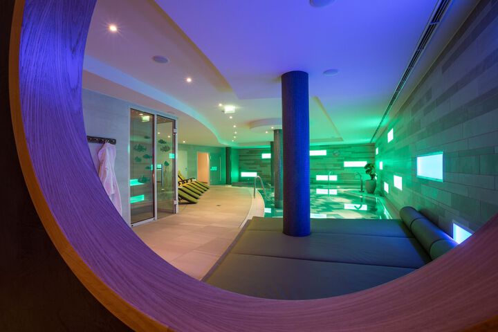 Hotel with Pool