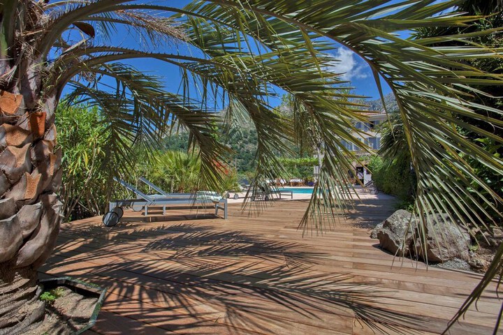 Sundeck 59 of 77